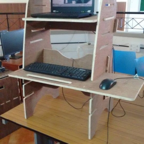 Computer table